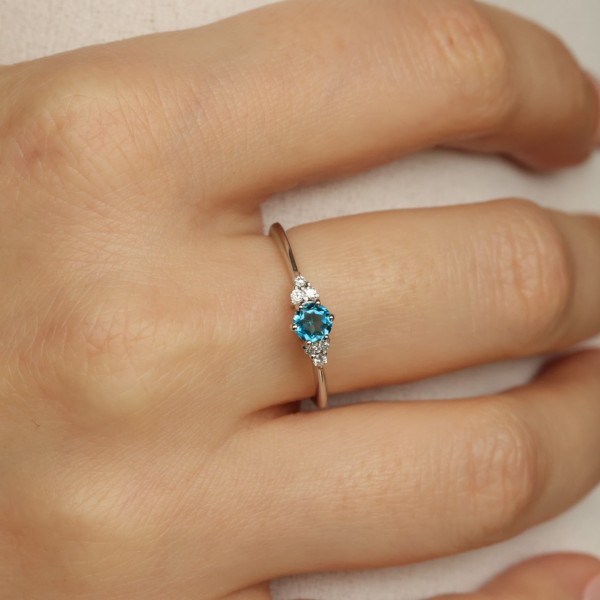 Blue Topaz Pırlanta Yüzük